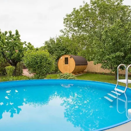 Casa vacanze Mit Garten- Grill Und Gemeinschaftspool By Interhome